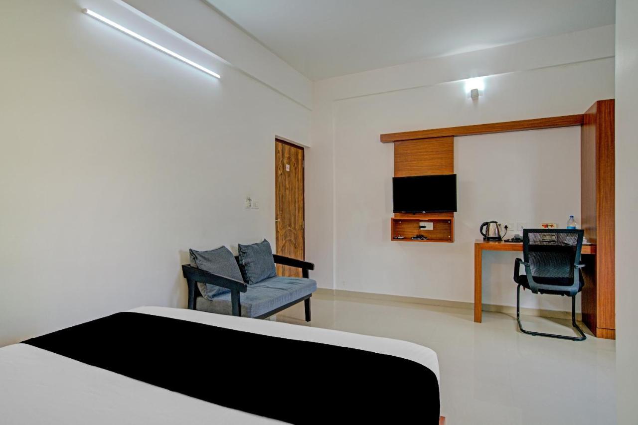 Vaccinated Staff- Capital O 74715 Phoenix Holidays 4*