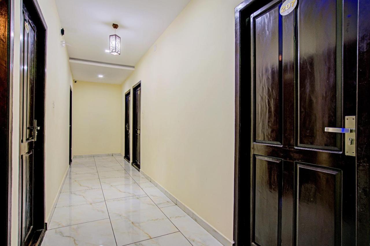 Oyo Flagship 77876 Amigo Suites Kochi