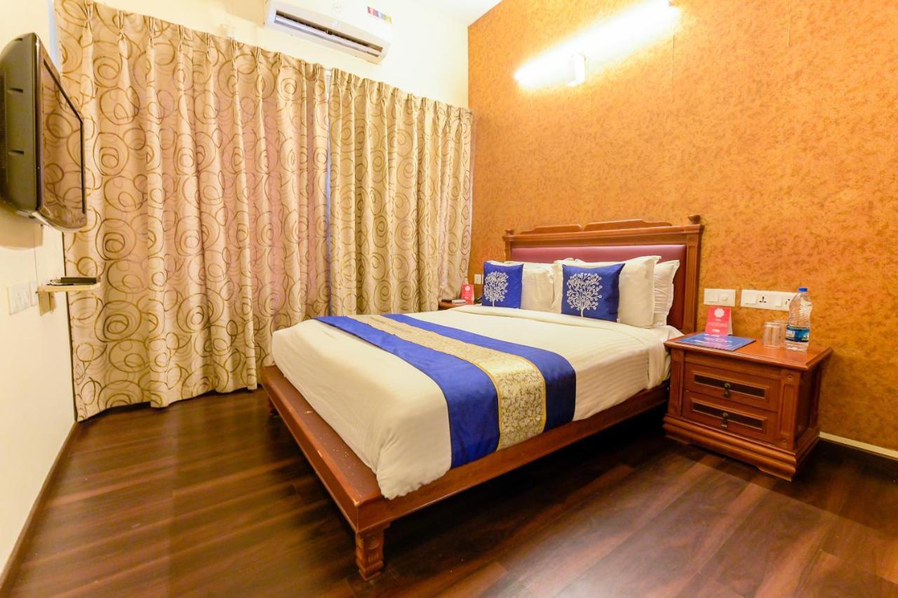 Hotel Oyo 4802 Cochin Residency 3*