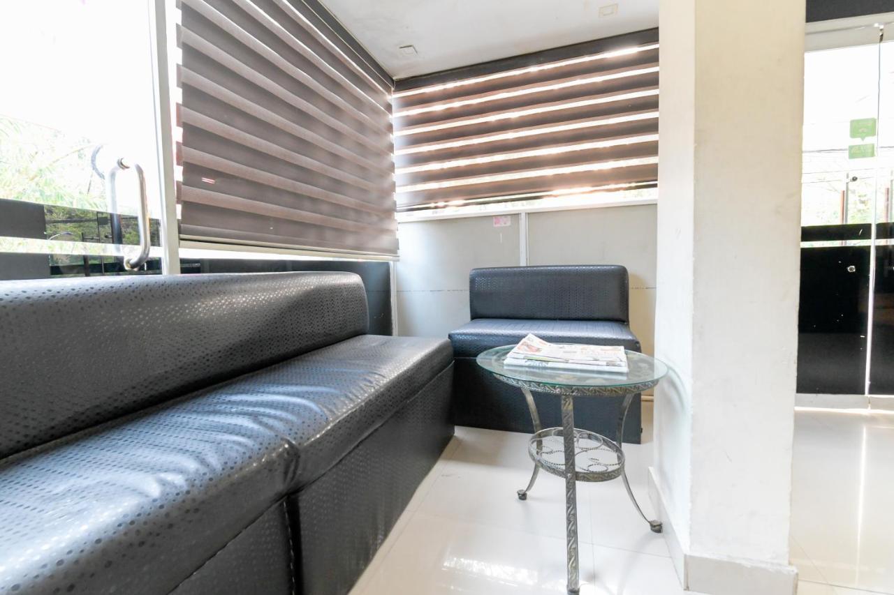 Hotel Oyo 4802 Cochin Residency