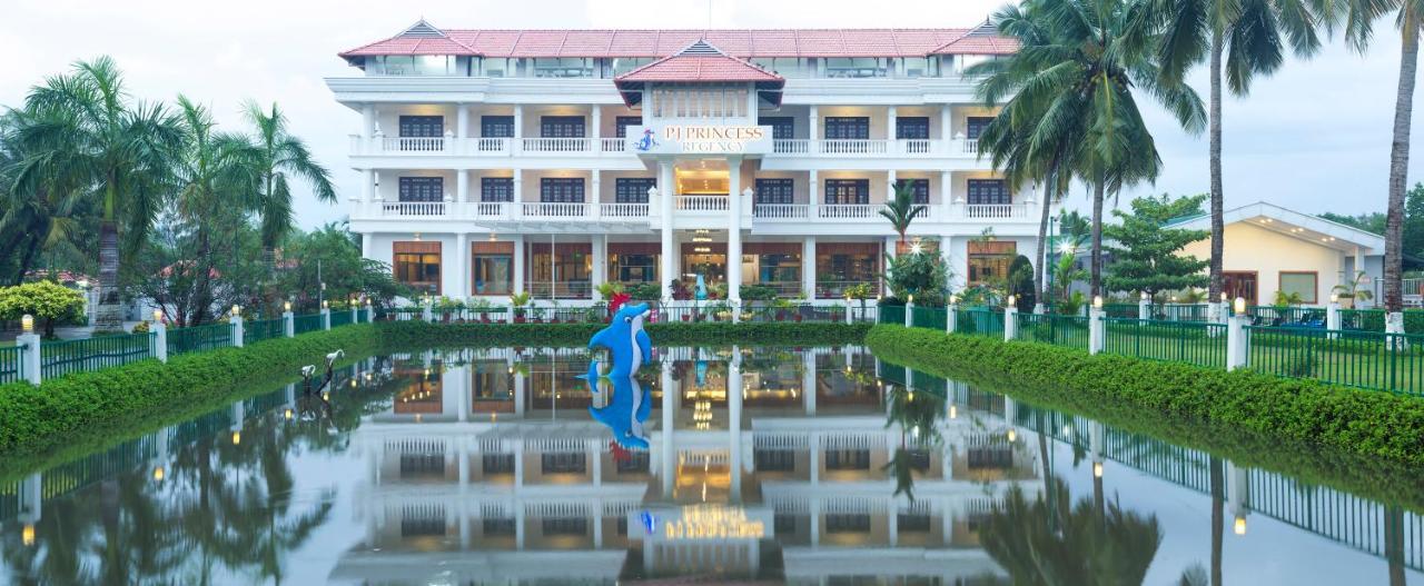 Rustic Leisures Llp 4* Kochi