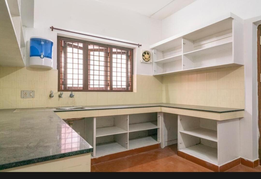 Tharayil Apartment