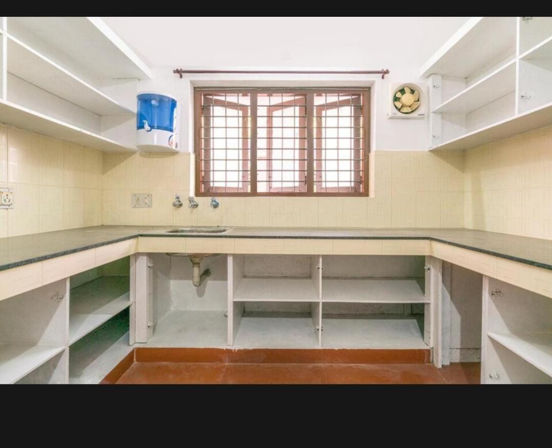 Tharayil Apartment