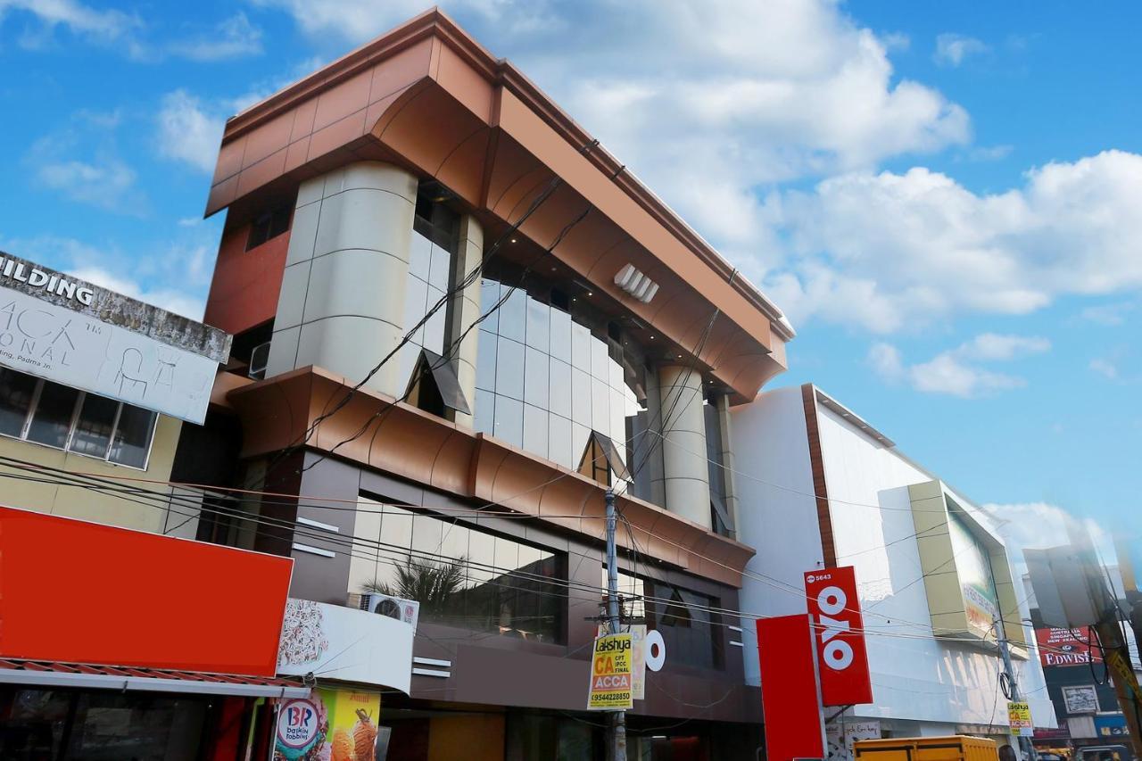 Hotel Oyo 5643 Malabar Plaza Kochi