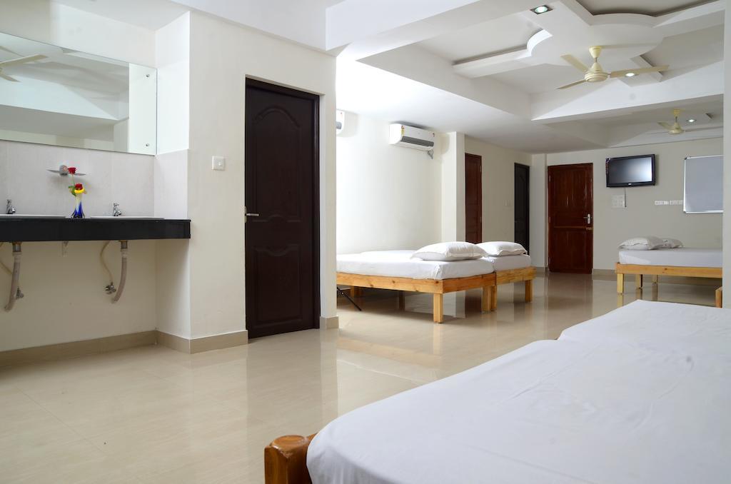 A V Residency Hotel 3*