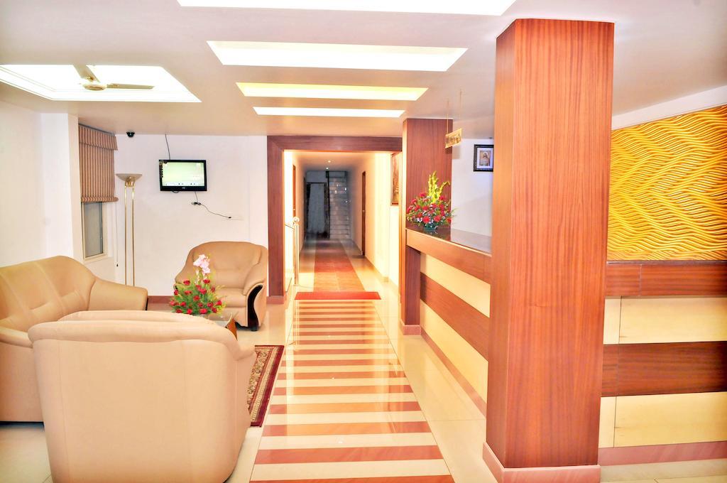Hotel A V Residency 3*