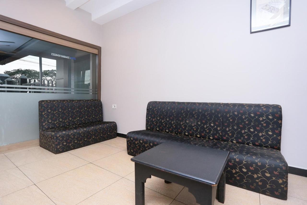 Hotel Oyo 23116 Gino Tourist 3*