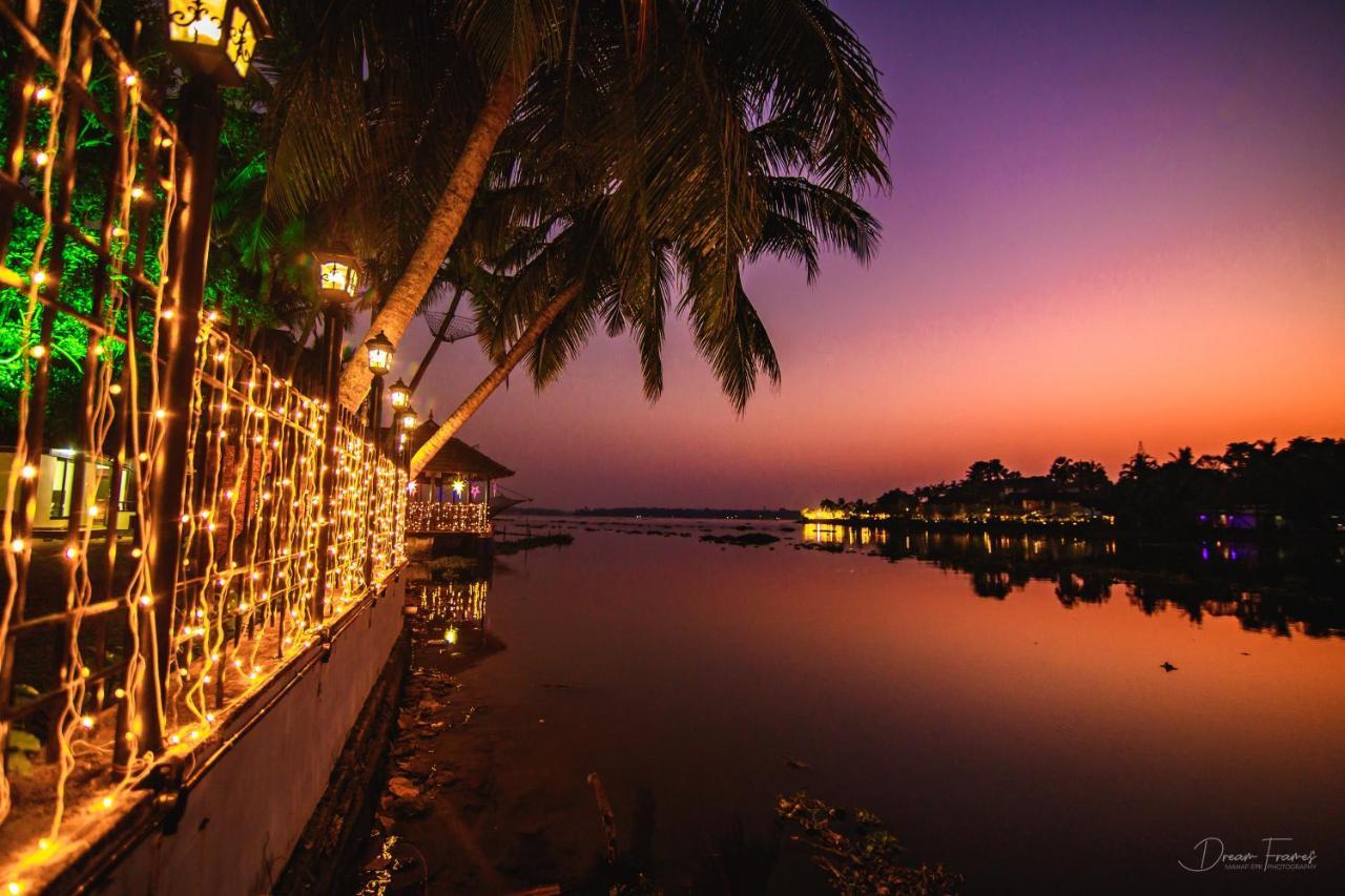 Serene Waters Villa Kochi