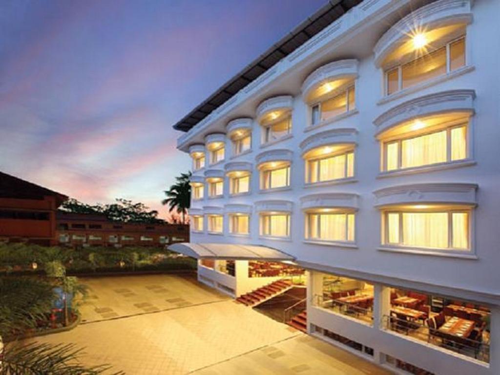 Cochin Palace 4*