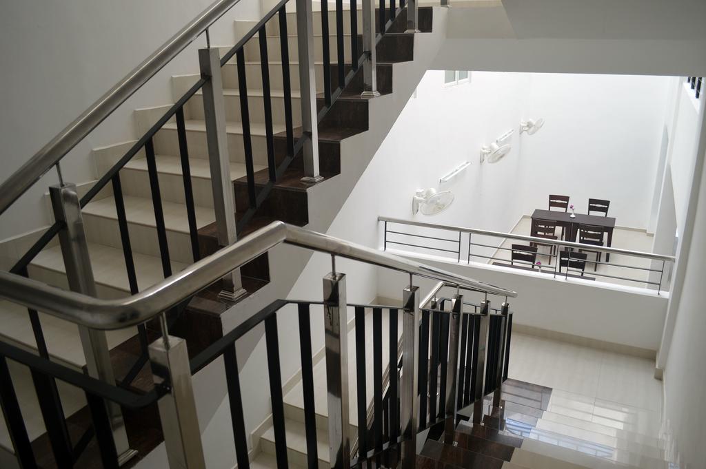 Laals Lodge Kochi