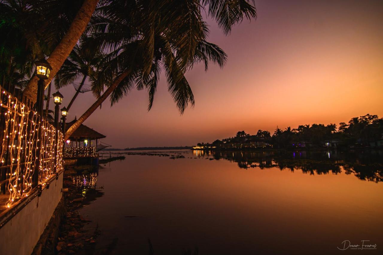 Villa Serene Waters Kochi