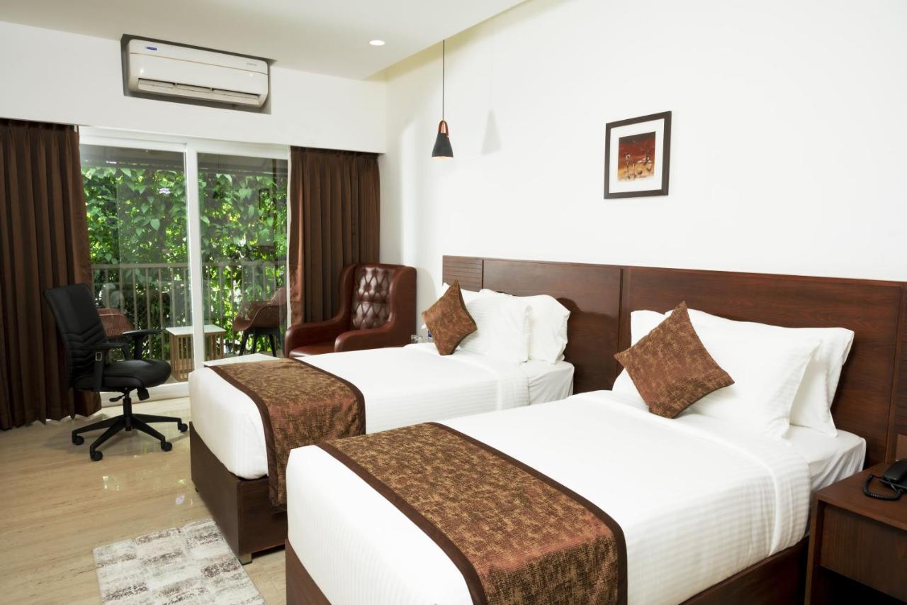 Hotel The Runway