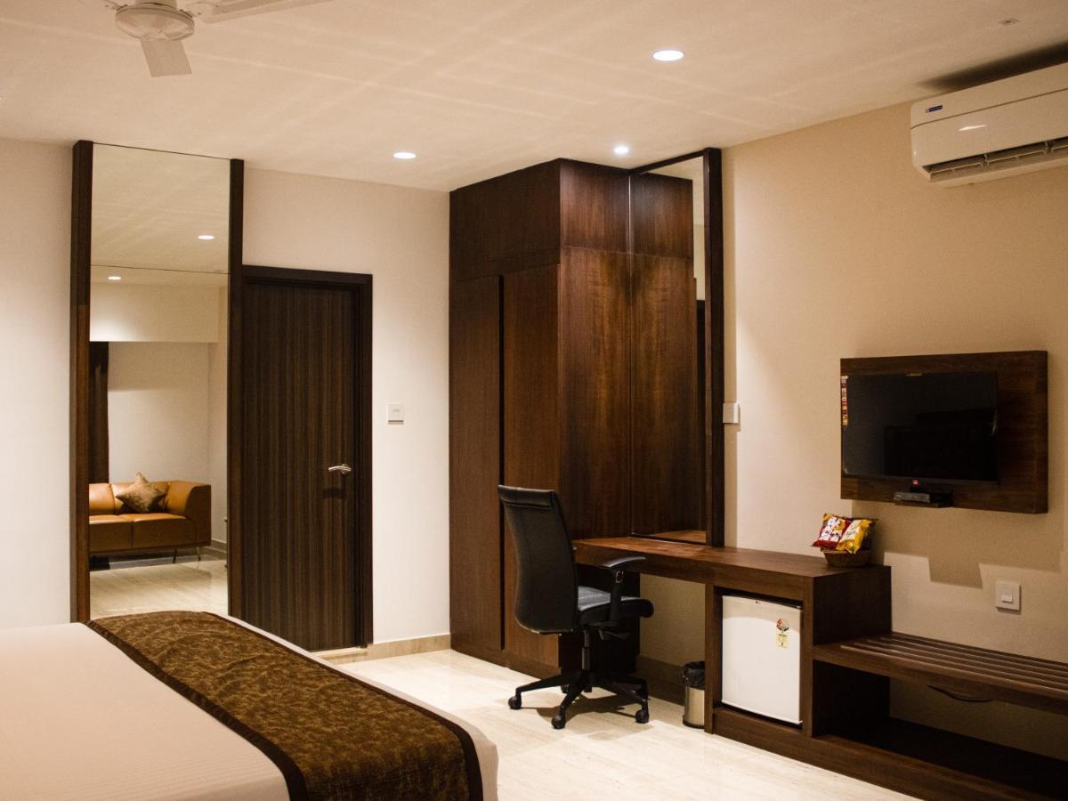 The Runway Hotel 3*