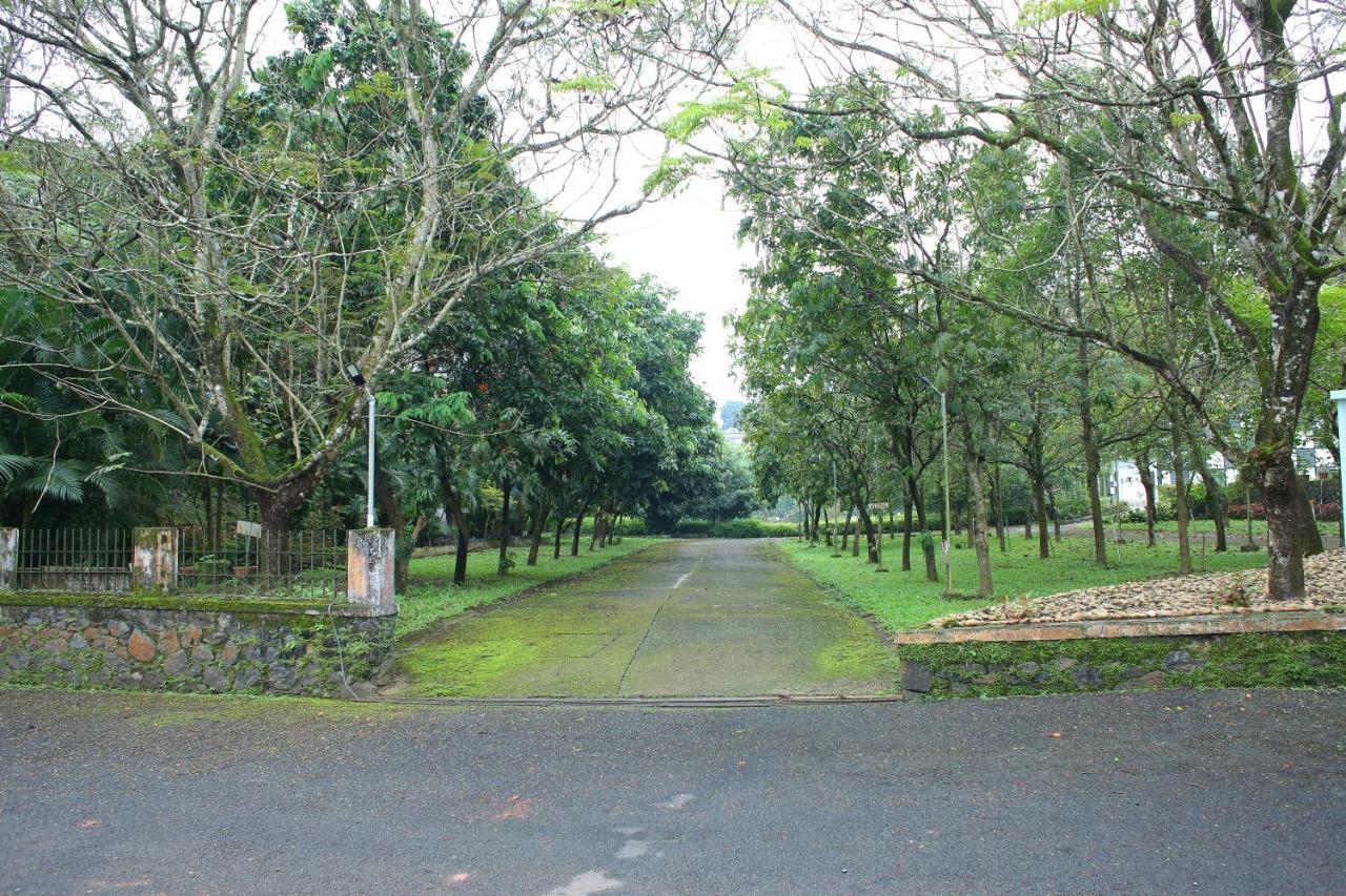 Emerald Hills Club *