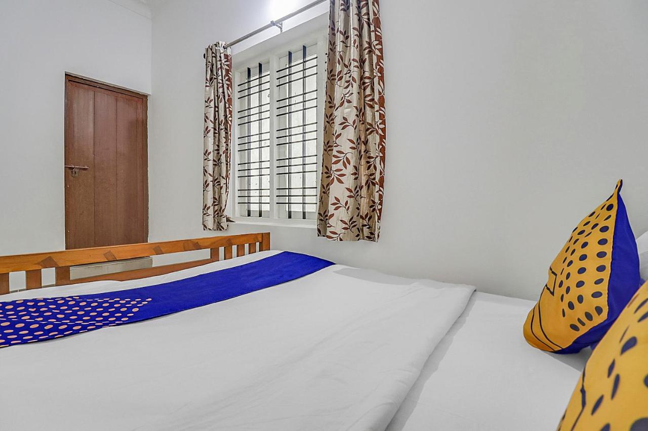 Spot On 83990 Trance Hotel Kochi