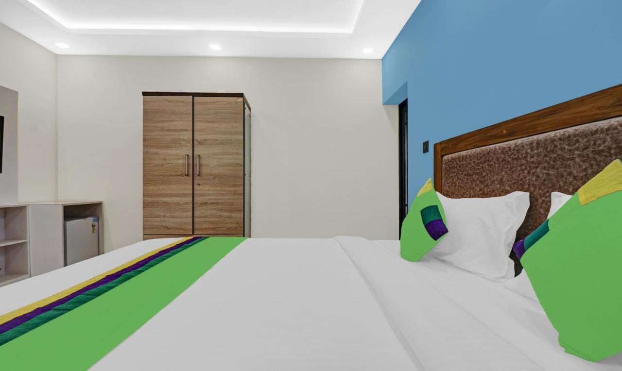 Treebo Pushpak Service Hotel 3*