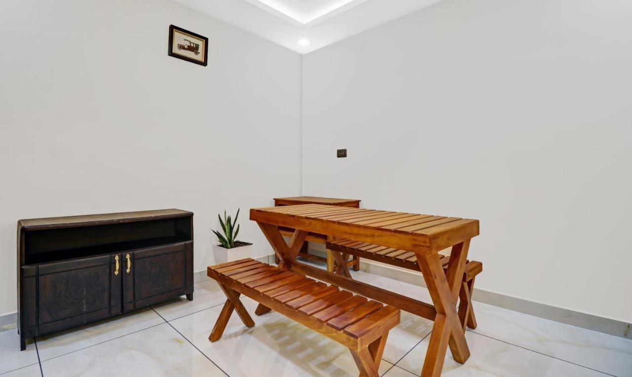 Treebo Pushpak Service Hotel Kochi