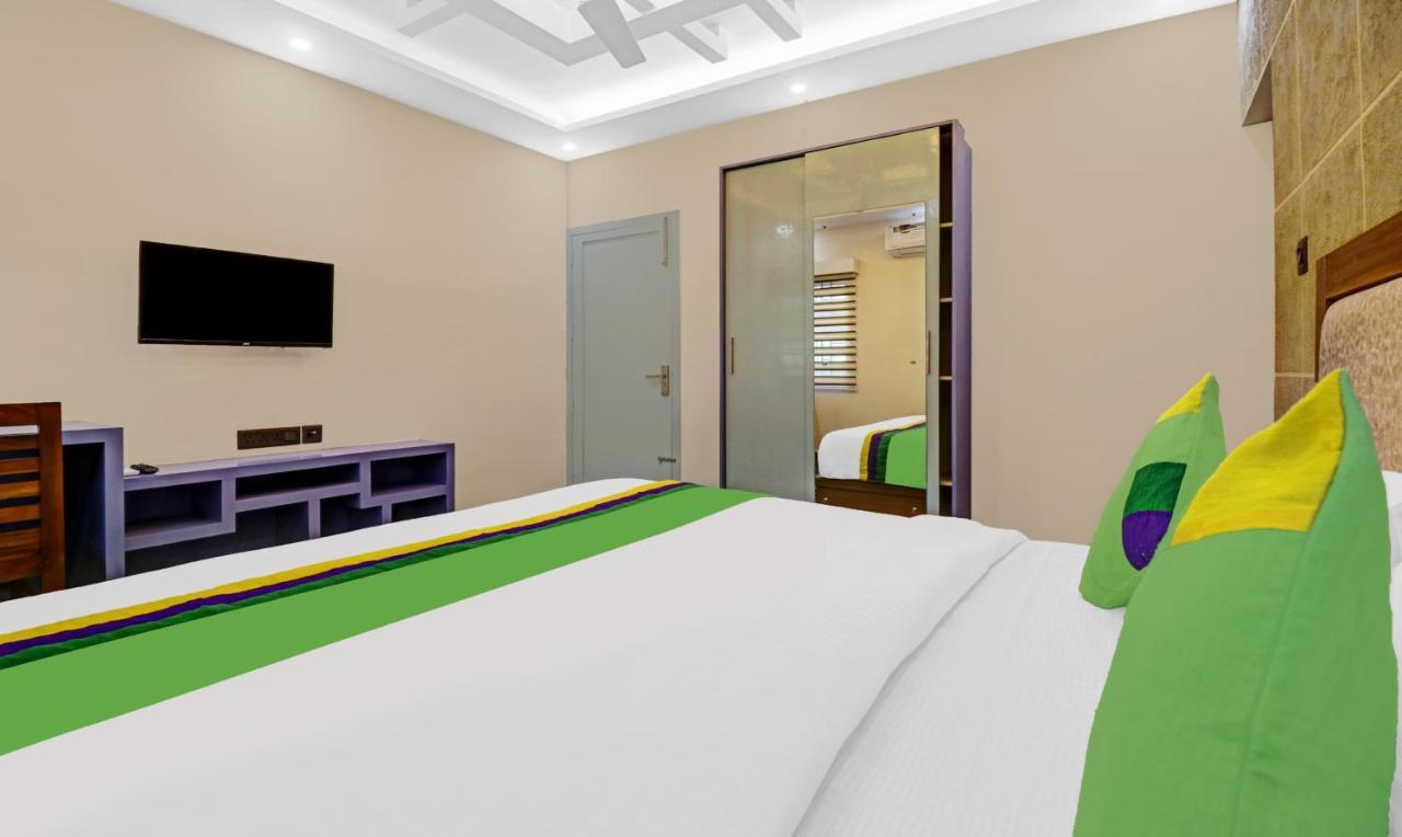 Treebo Pushpak Service Hotel Kochi