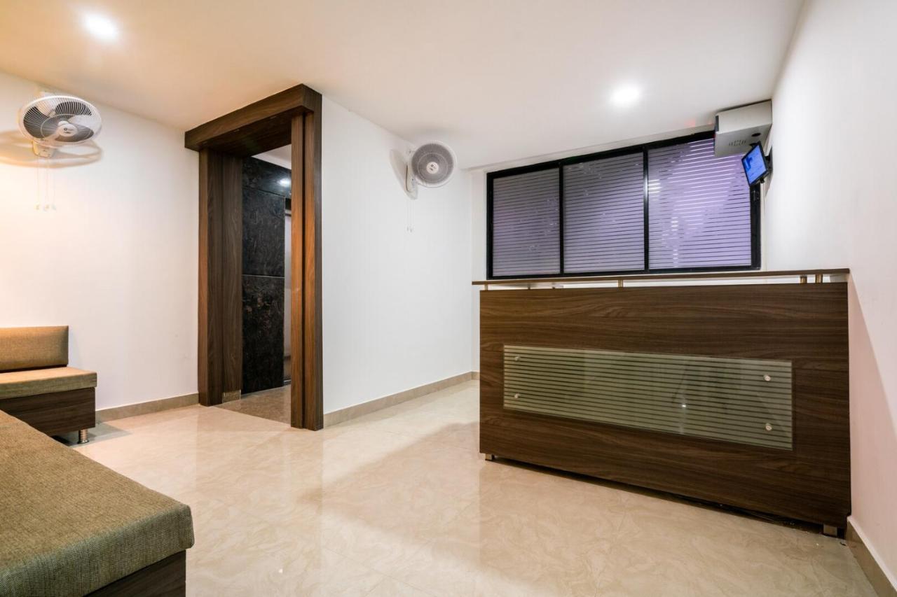 Esgee Tower , Ernakulam South Lodge