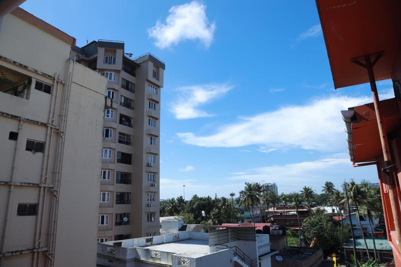 Hotel Collection O Safe Kadavanthra Kochi