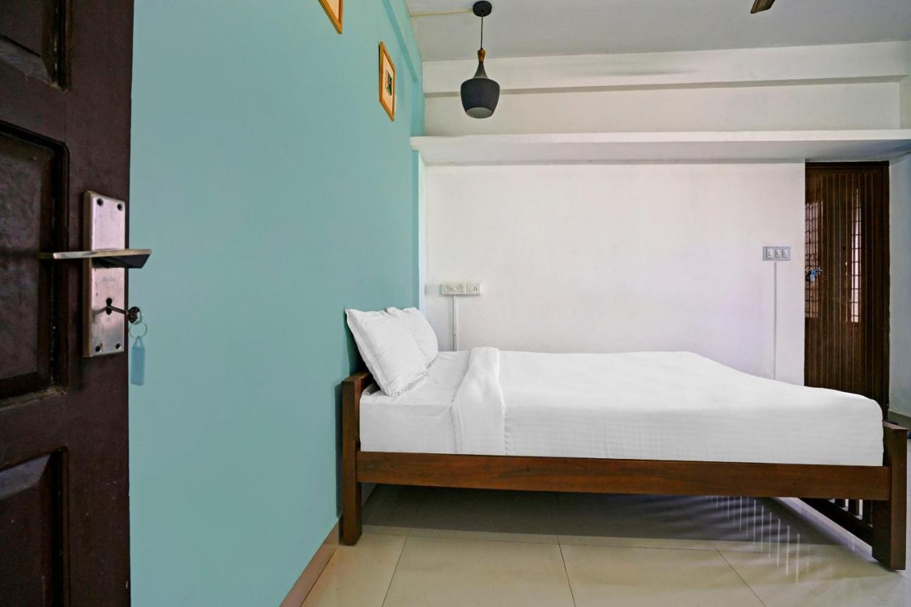 Oyo Nas Tourist Hotel