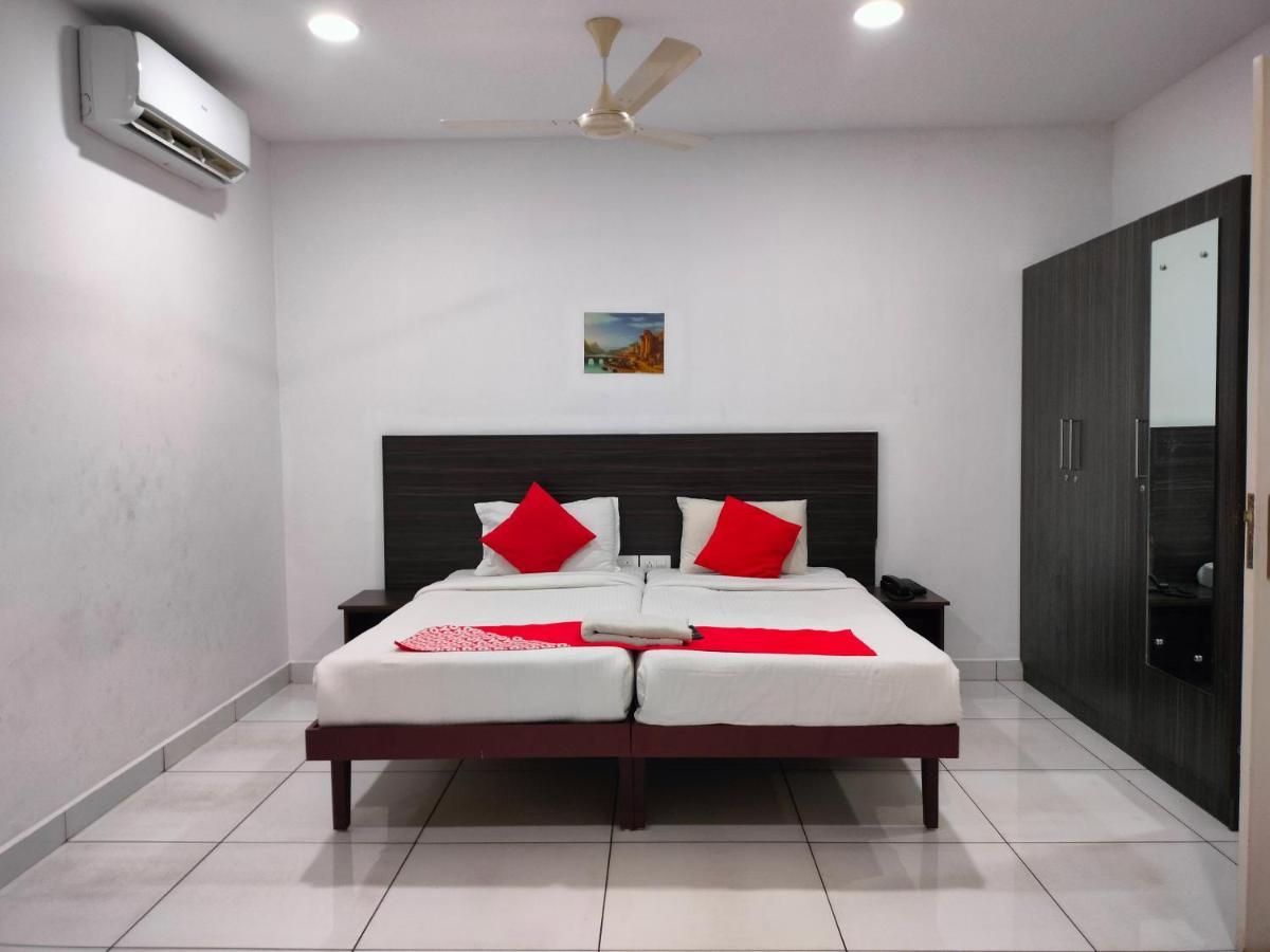 Kings Thrippunithura Hotel