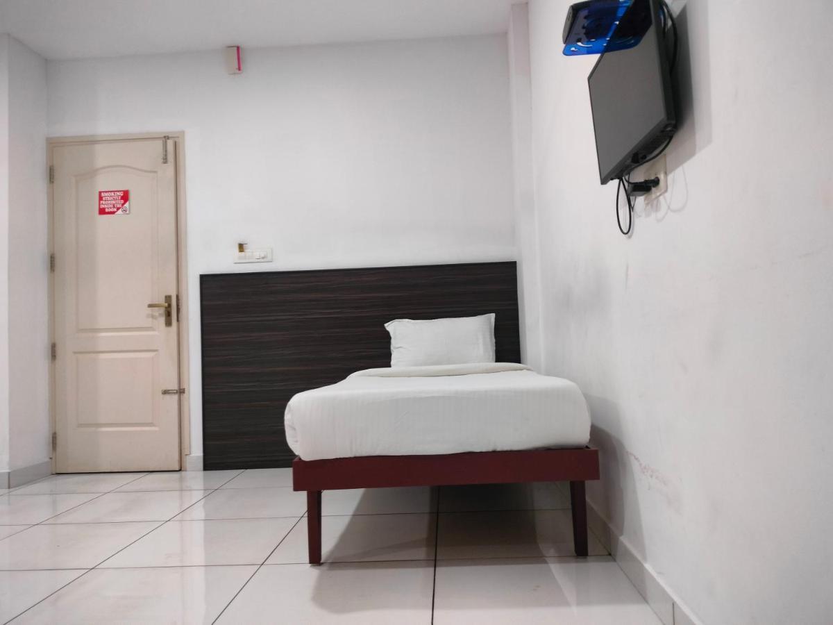 Hotel Kings Thrippunithura 3*