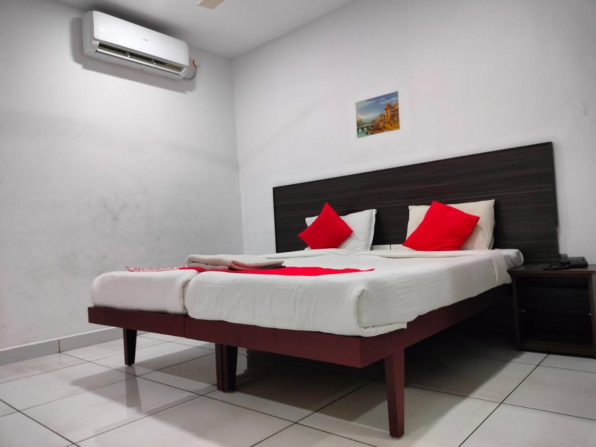 Kings Thrippunithura Hotel Kochi