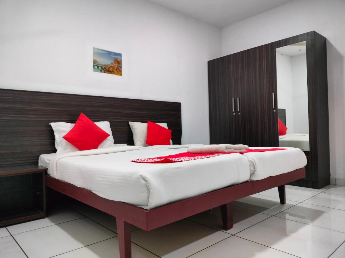 Kings Thrippunithura Hotel