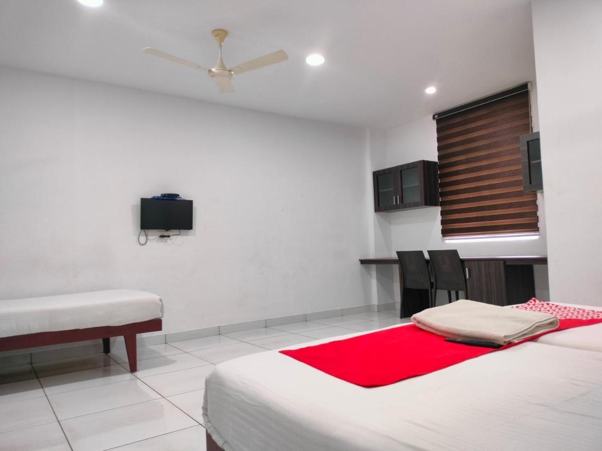 Kings Thrippunithura Hotel