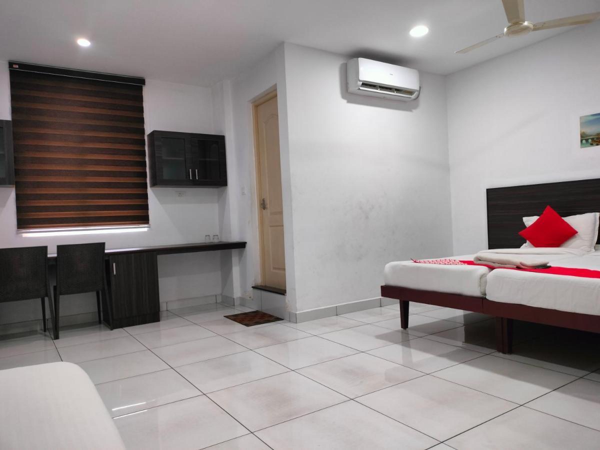 Hotel Kings Thrippunithura