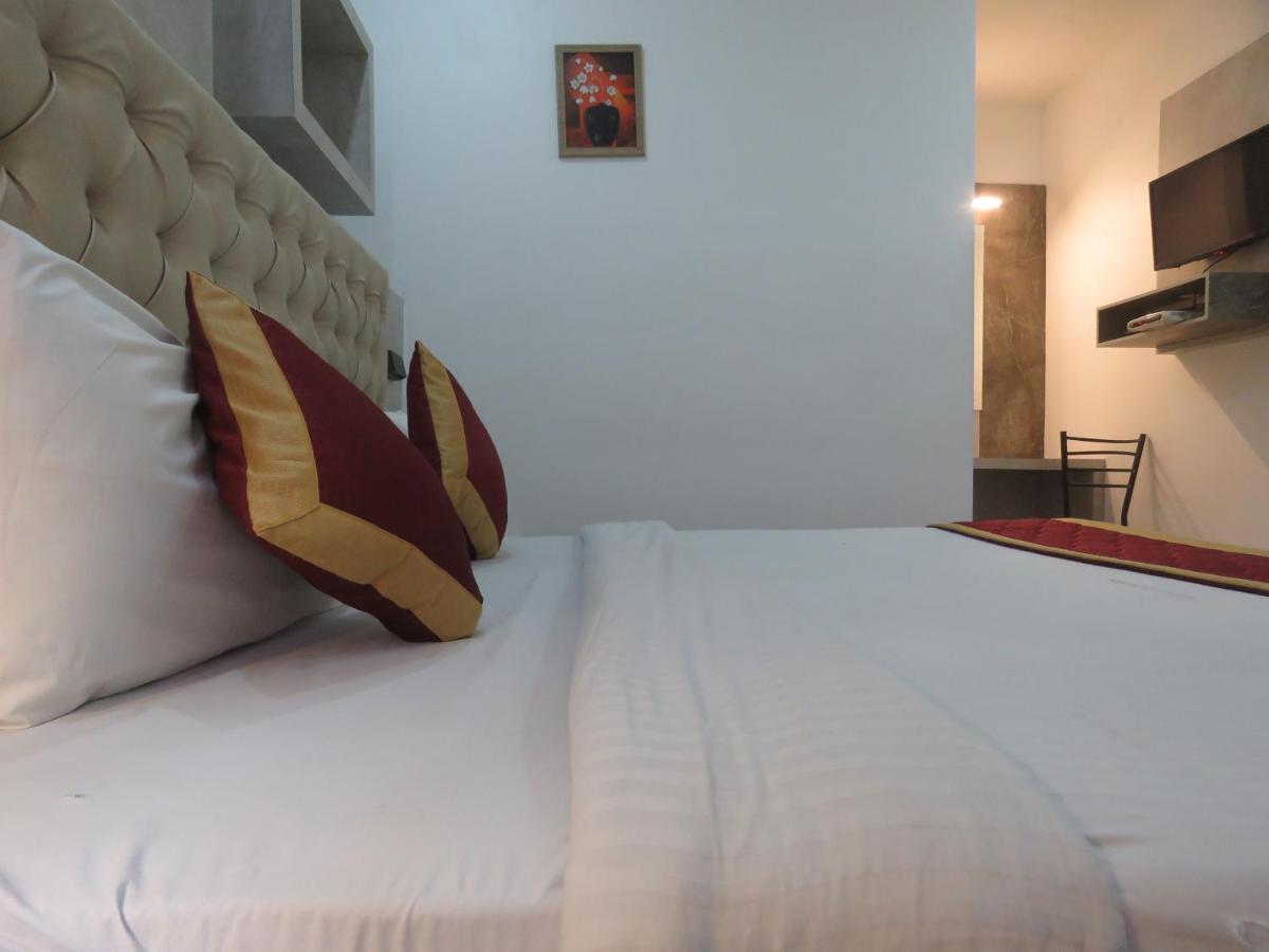 Hotel Reegate Near South Railway Station 3*