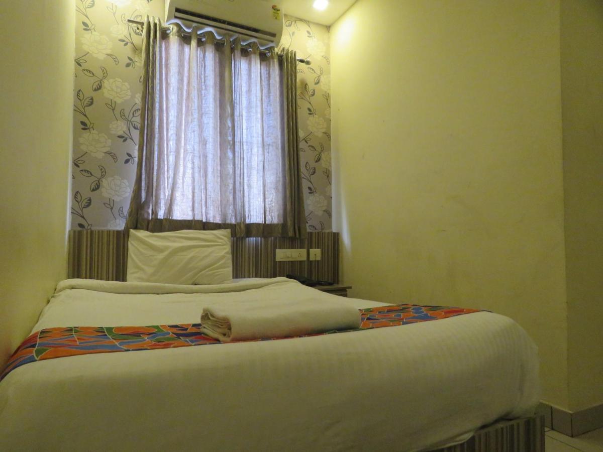 Hotel Reegate Near South Railway Station Kochi
