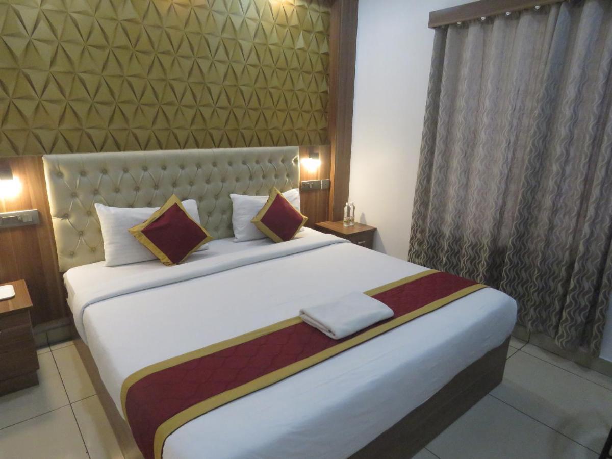 Reegate Near South Railway Station 3*