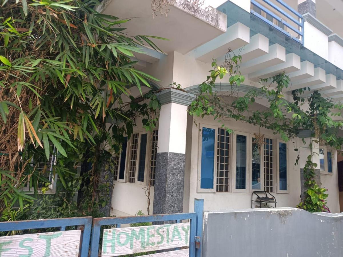 Nest Homestay *