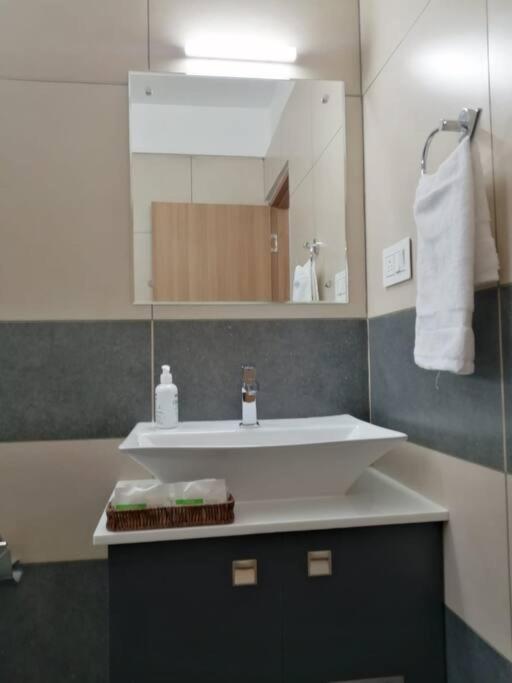 The White Orchid Luxury Service Apartment *