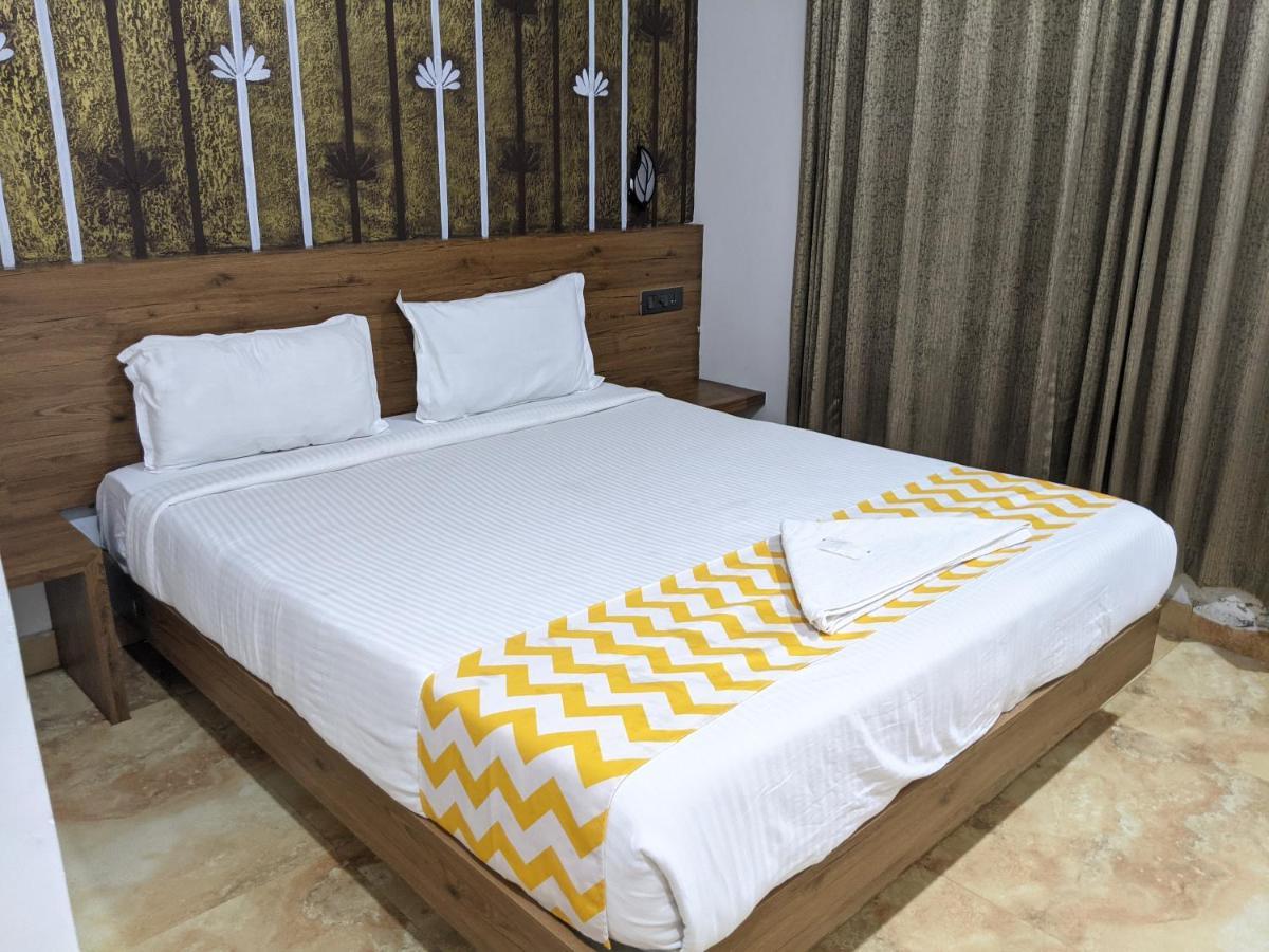 Cherai Blue View Hotel *