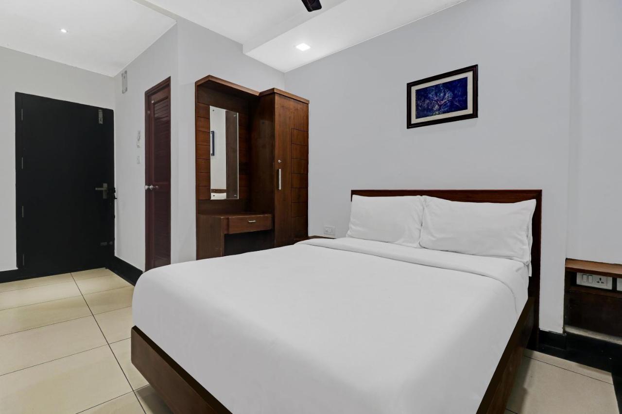 Oyo Townhouse 595 Majestic Hotel
