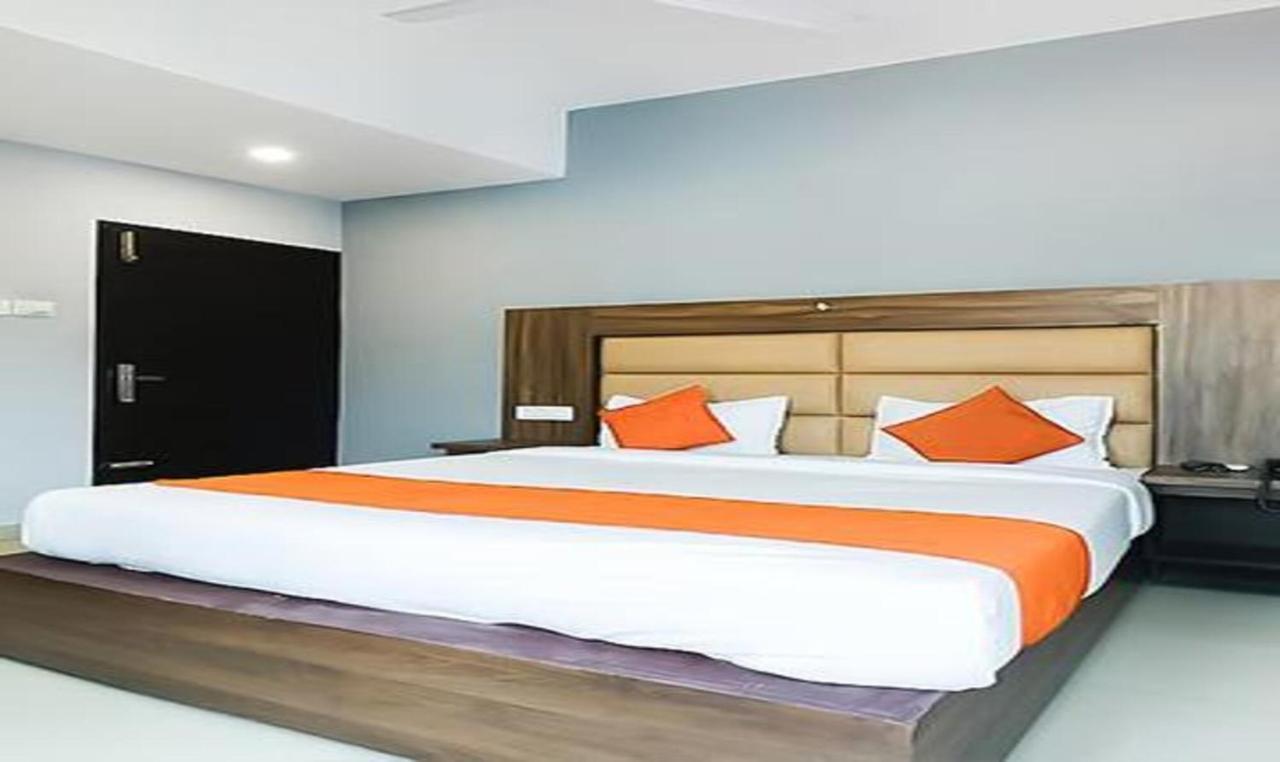 Hotel Queens Residency - Kochi