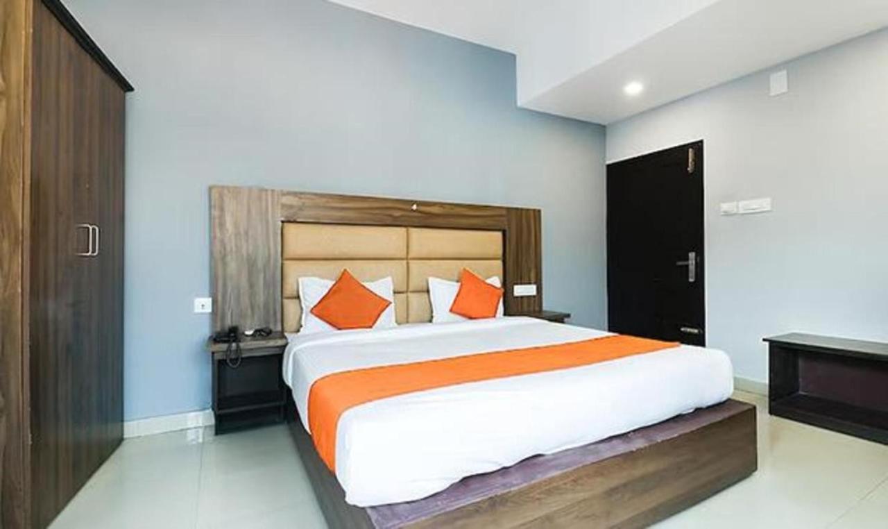 Queens Residency -