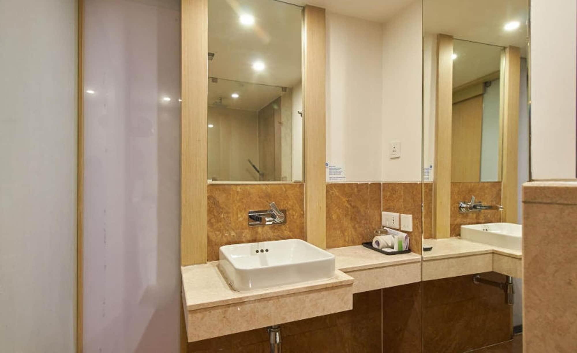 Hotel Ginger Mg Road 4*
