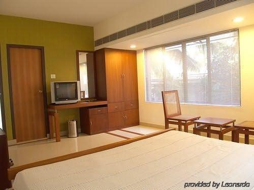 Treebo Trend Time Square Marine Drive Hotel Kochi