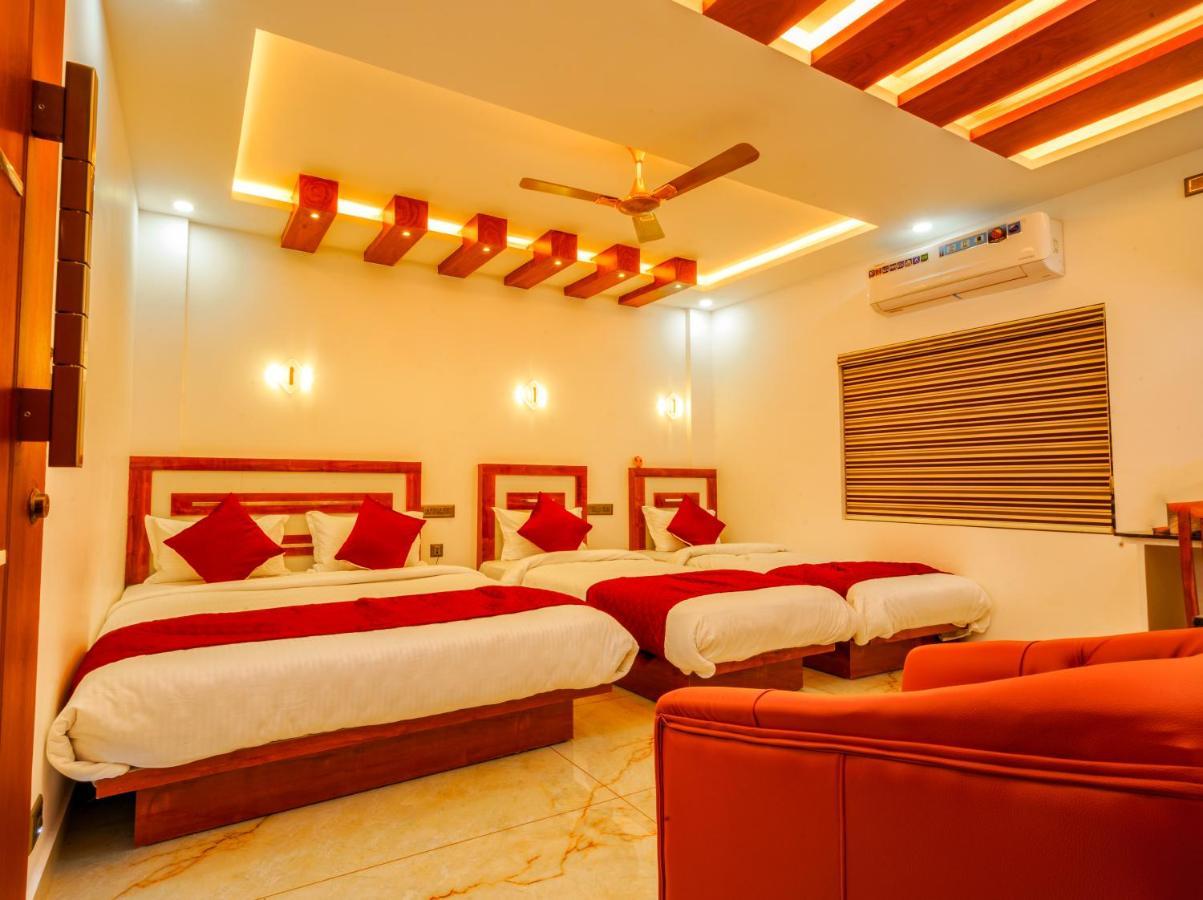 Marina Airport Hotel Kochi