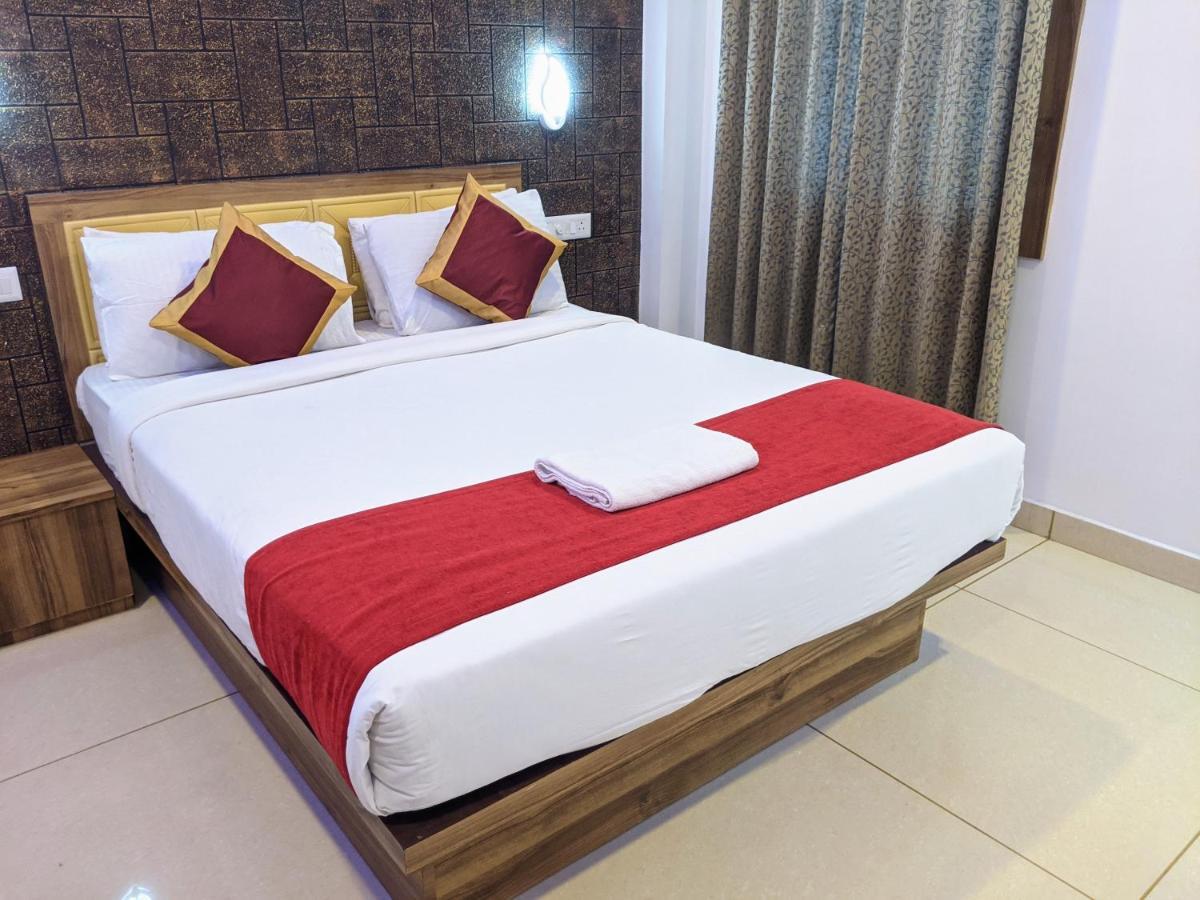 Hotel Feathers Kochi
