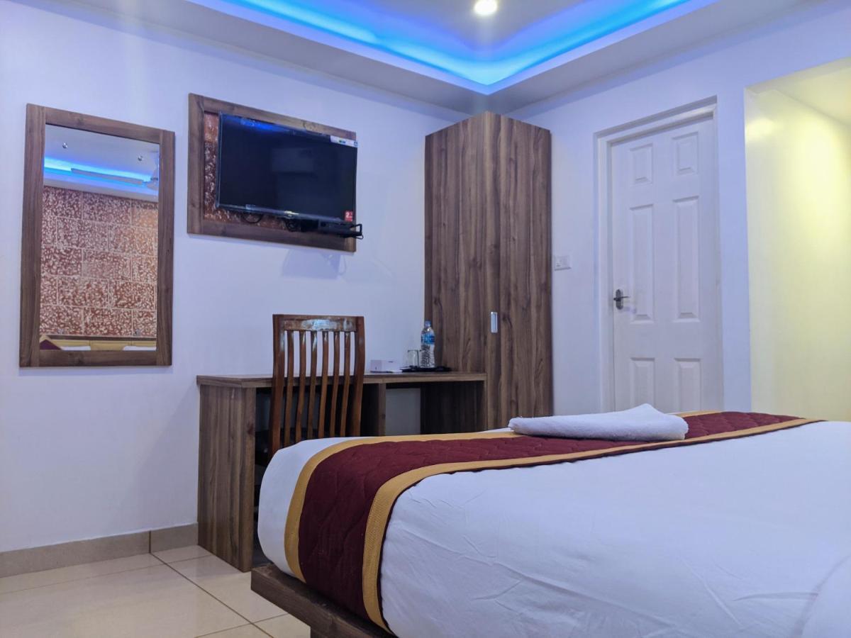 Feathers Hotel Kochi