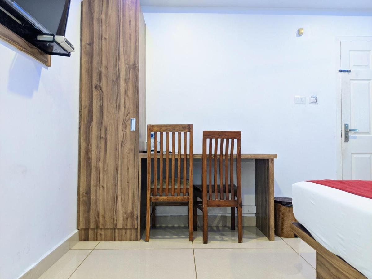 Hotel Feathers Kochi