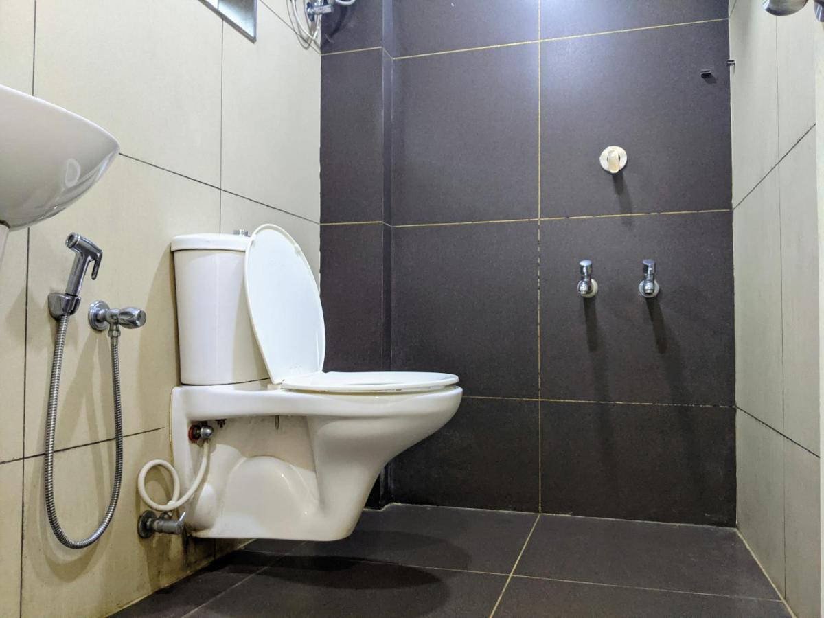 Hotel Feathers Kochi