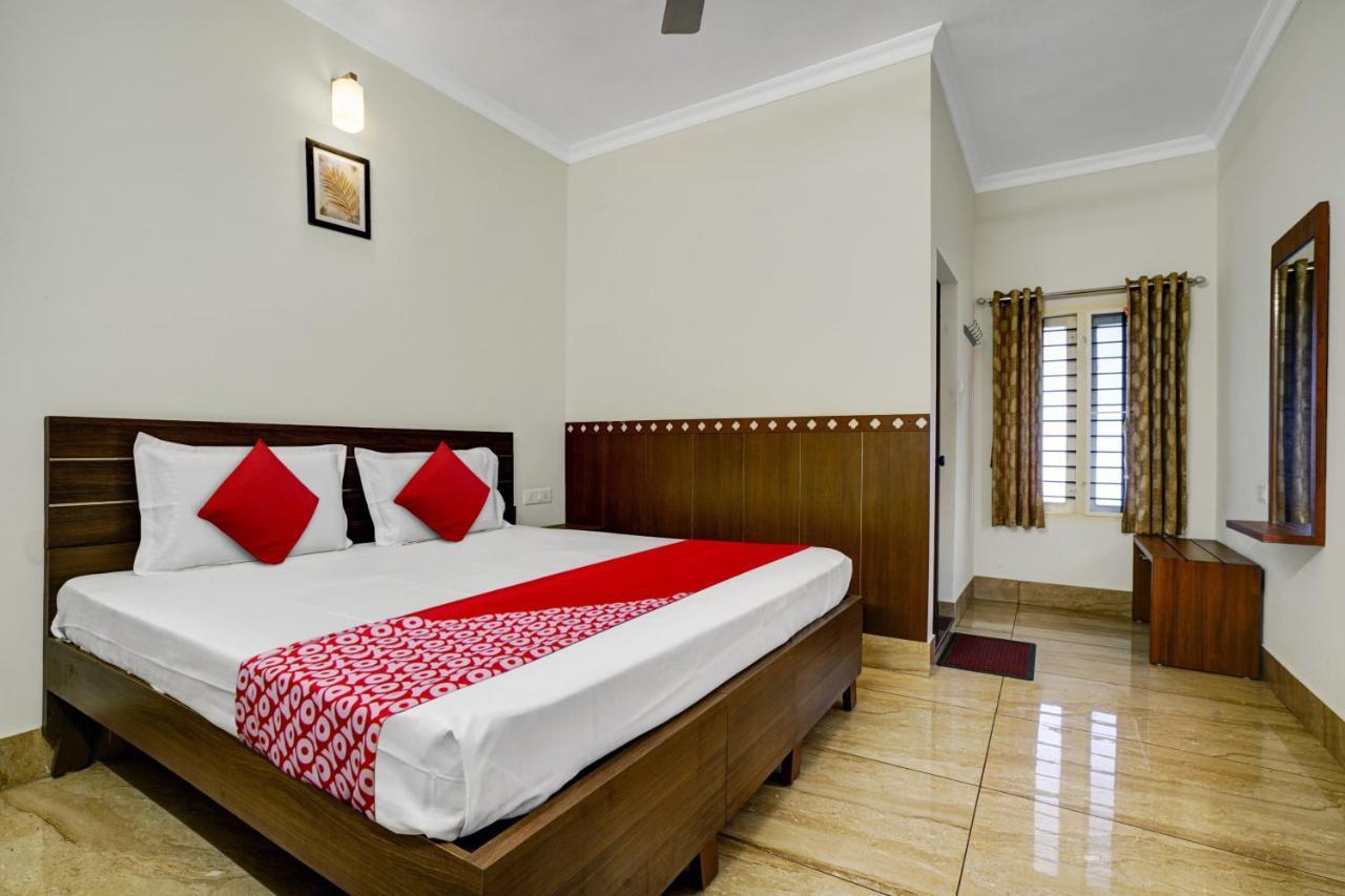 Oyo Flagship Darsana Central Hotel