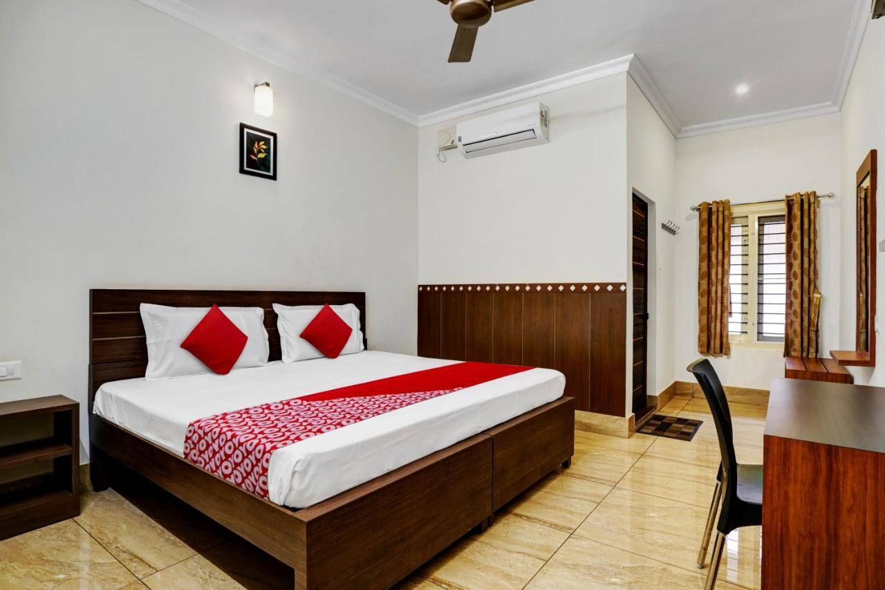 Oyo Flagship Darsana Central Kochi