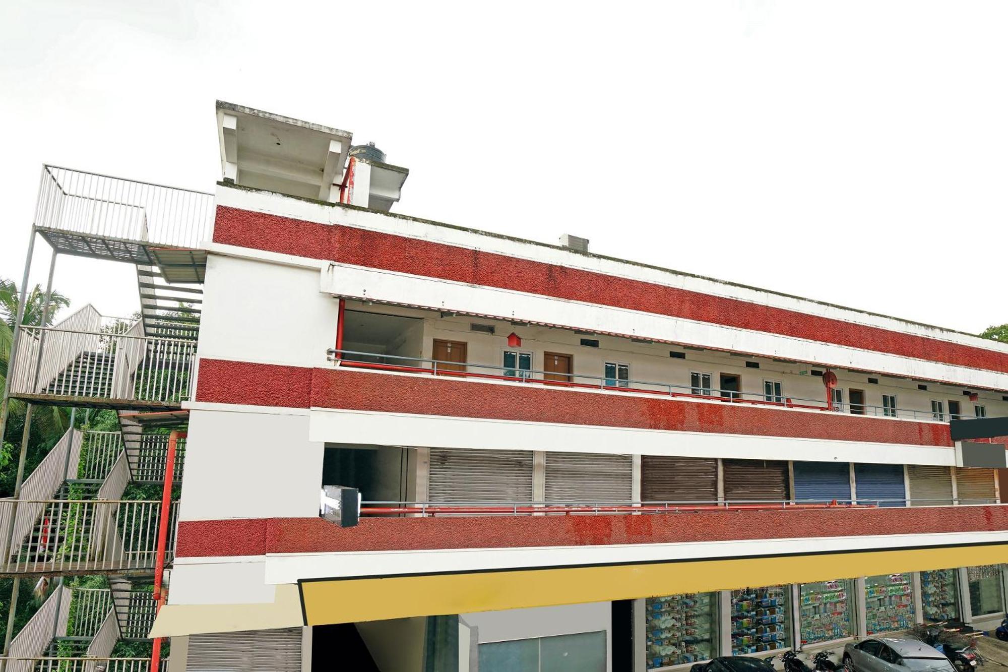 Hotel O Majestic Group Kochi